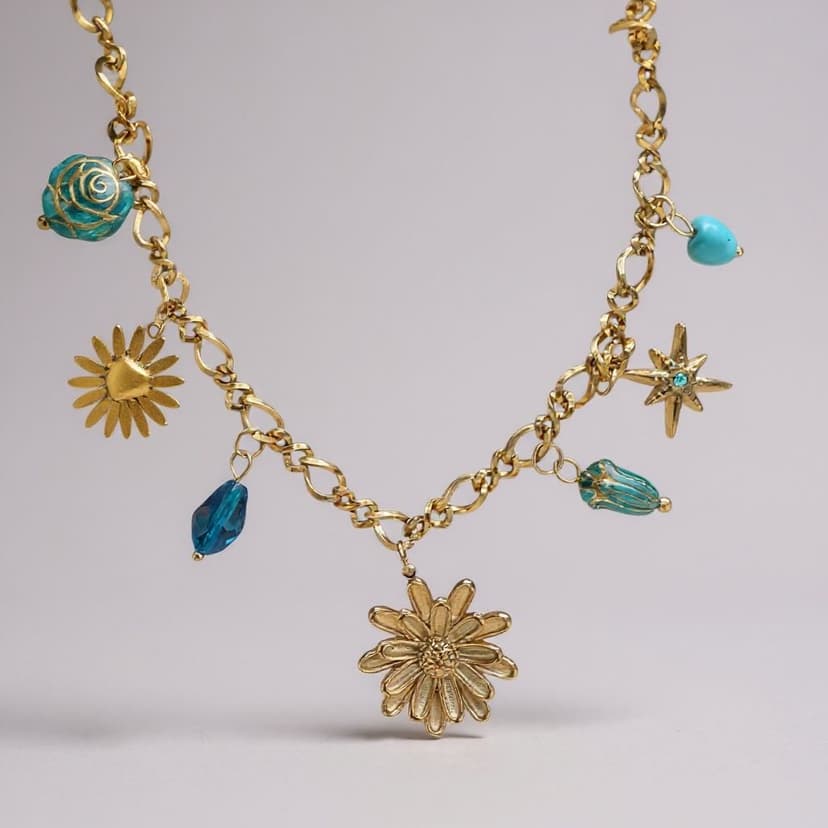 Çiçek ve Yıldız Detaylı Kolye