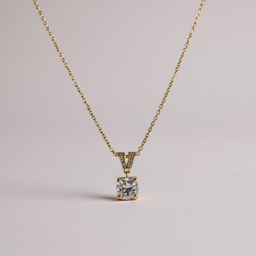 Tek Taş Detaylı Kolye