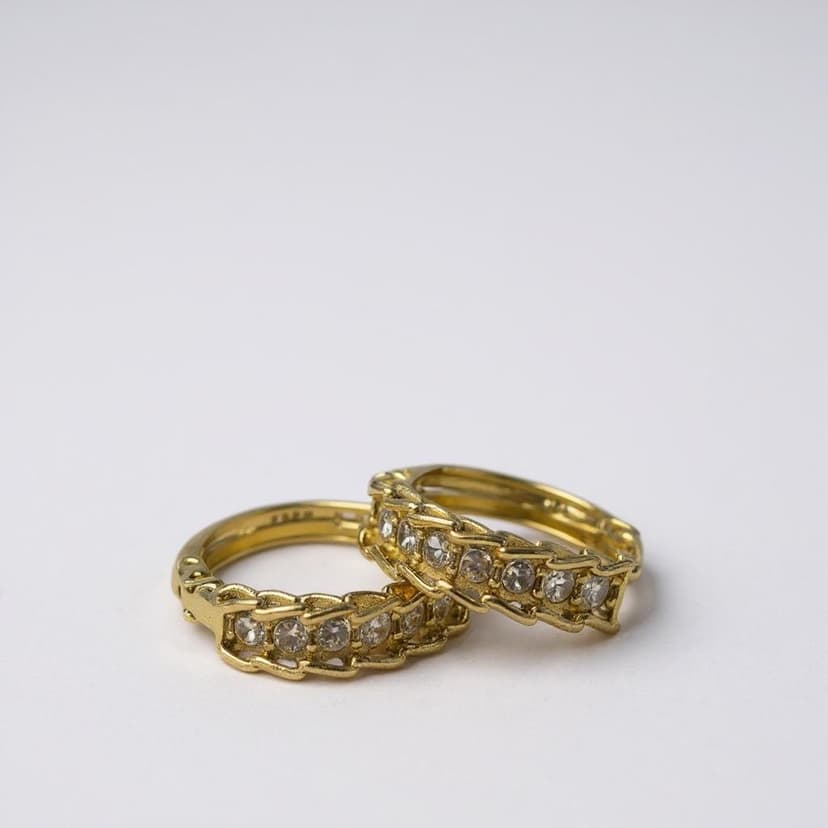 Zincir Detaylı Taşlı Halka Küpe