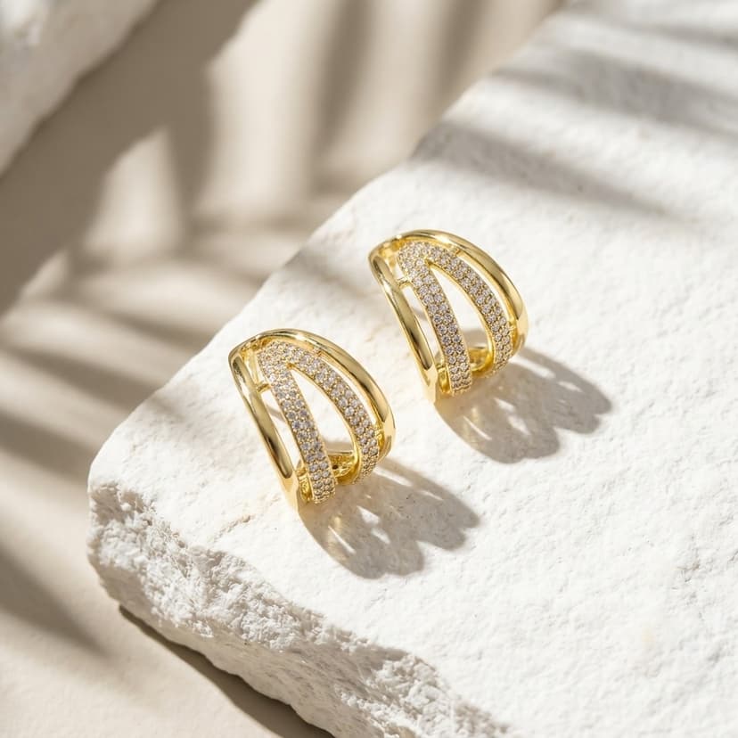 Üç Sıralı Görünümlü Zirkon Taşlı Halka Küpe